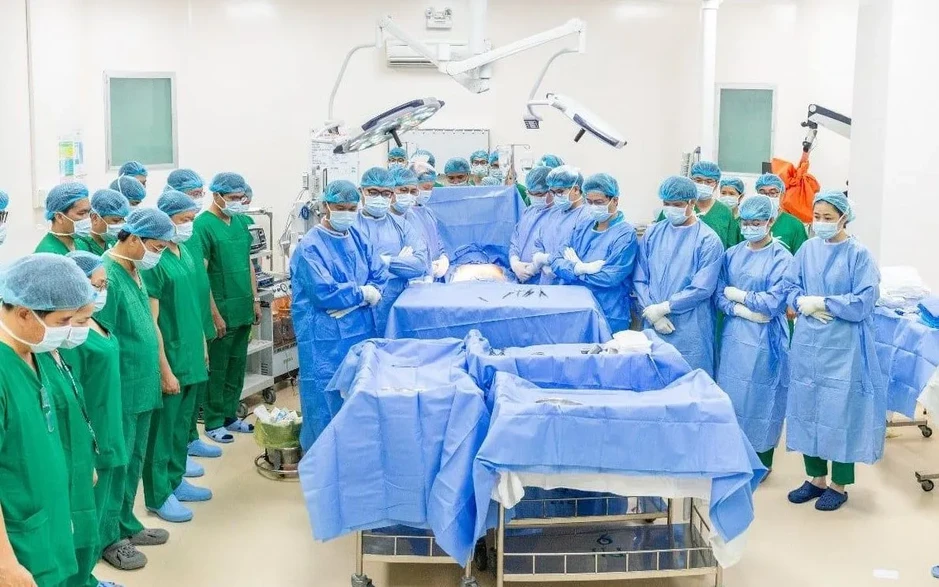 Khoảnh khắc đẹp tuần qua (1-7/6): Xúc động hành trình quy tập mộ liệt sĩ Khoảnh khắc đẹp tuần qua (1-7/6): Xúc động hành trình quy tập mộ liệt sĩ