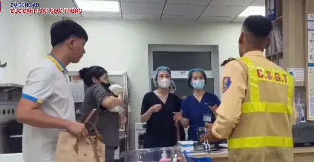 Khoảnh khắc đẹp tuần qua (4-10/5): Nhiều cuộc giải cứu xúc động Khoảnh khắc đẹp tuần qua (4-10/5): Nhiều cuộc giải cứu xúc động