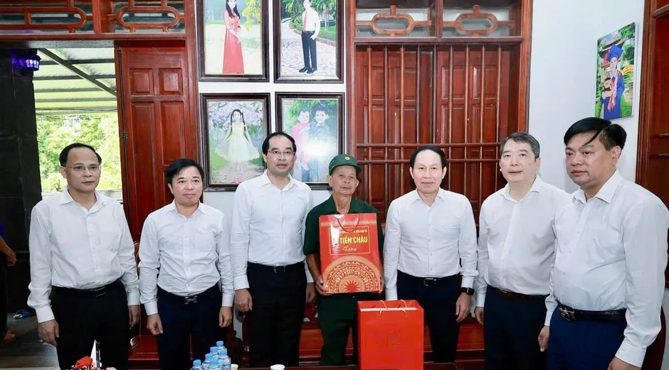 Khởi công dự án cao tốc Hà Nội - Thái Nguyên - Chợ Mới: Mở không gian phát triển, đón làn sóng FDI Khởi công dự án cao tốc Hà Nội - Thái Nguyên - Chợ Mới: Mở không gian phát triển, đón làn sóng FDI