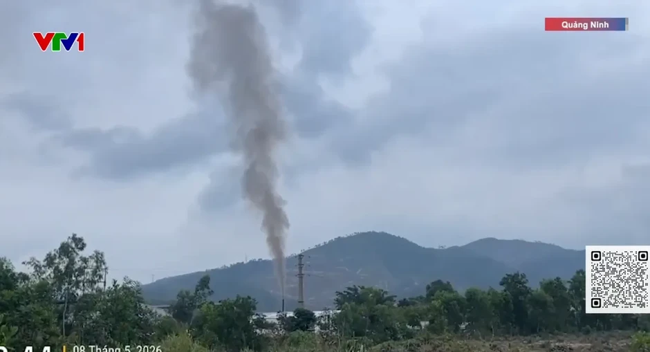 Khói đen từ cơ sở tái chế ám ảnh khu dân cư ở Quảng Ninh Khói đen từ cơ sở tái chế ám ảnh khu dân cư ở Quảng Ninh