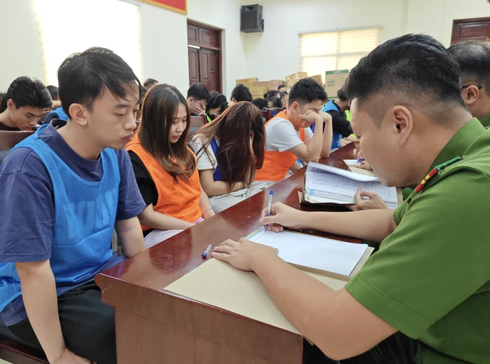 Khởi tố 24 vụ án, 194 bị can trong đại án lừa đảo kỳ nghỉ du lịch trị giá 680 tỉ đồng Khởi tố 24 vụ án, 194 bị can trong đại án lừa đảo kỳ nghỉ du lịch trị giá 680 tỉ đồng