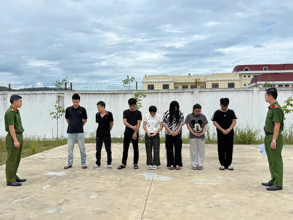 Khởi tố “bà trùm” Lê Việt Trinh SN 1999 Khởi tố “bà trùm” Lê Việt Trinh SN 1999