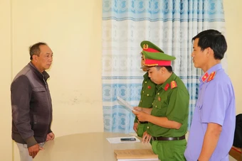 Khởi tố, cấm đi khỏi nơi cư trú đối với Lê Văn Chuồng