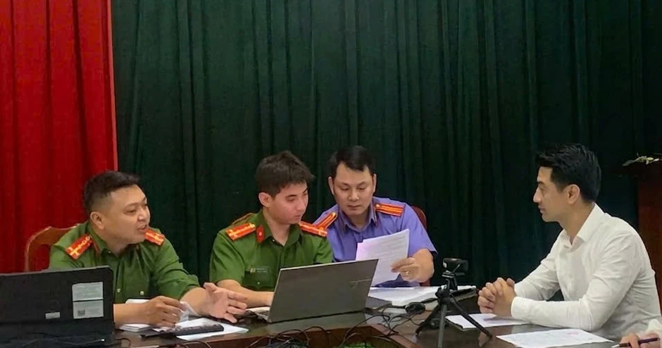 Khởi tố Nguyễn Doãn Minh dâm ô bé gái 11 tuổi ở Hưng Yên Khởi tố Nguyễn Doãn Minh dâm ô bé gái 11 tuổi ở Hưng Yên