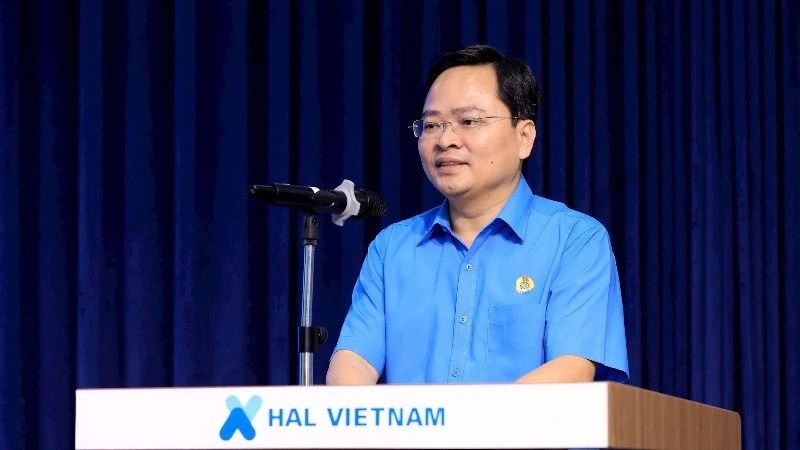 Không đánh đổi an sinh xã hội, quyền lợi chính đáng của người lao động lấy tăng trưởng đơn thuần Không đánh đổi an sinh xã hội, quyền lợi chính đáng của người lao động lấy tăng trưởng đơn thuần