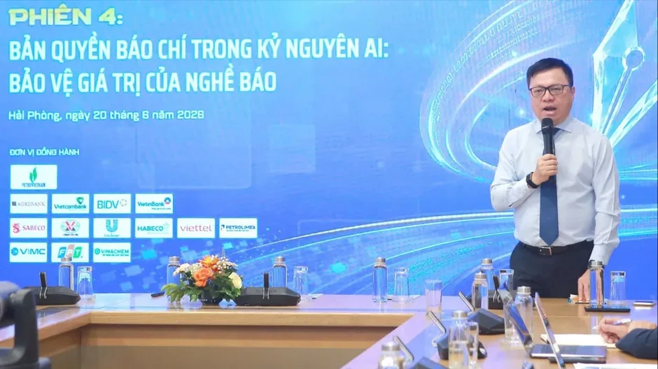 Không để mạng xã hội tiếp tục "sống trên lưng báo chí" Không để mạng xã hội tiếp tục "sống trên lưng báo chí"