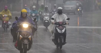 Không khí lạnh dồn dập tràn xuống, miền Bắc hạ nhiệt đột ngột kèm mưa diện rộng
