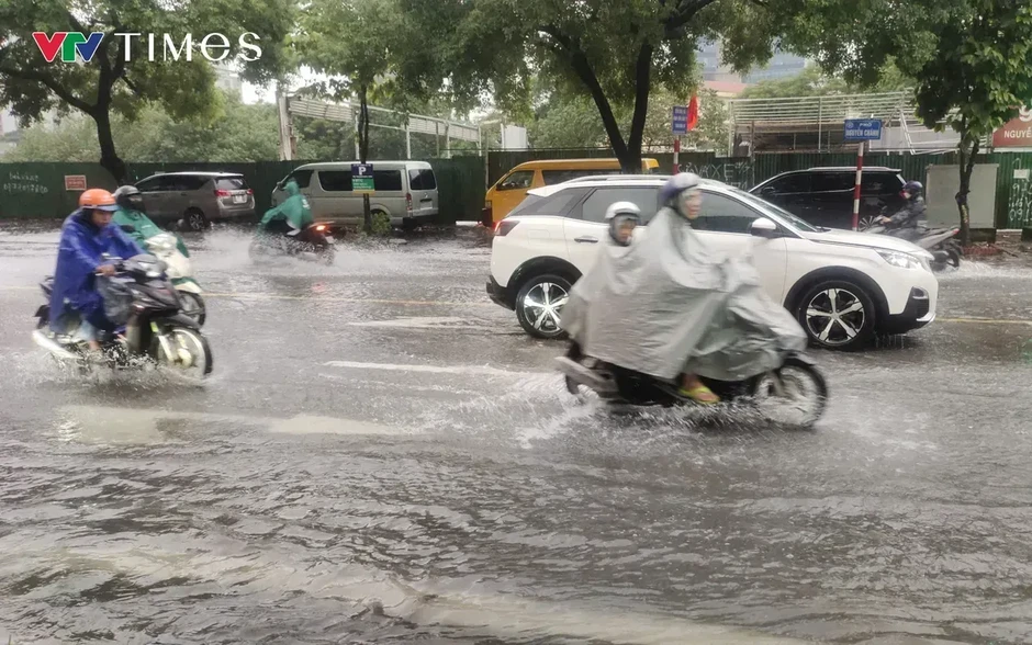 Không khí lạnh tràn về, Bắc Bộ mưa dông diện rộng, nguy cơ lốc sét, mưa đá Không khí lạnh tràn về, Bắc Bộ mưa dông diện rộng, nguy cơ lốc sét, mưa đá