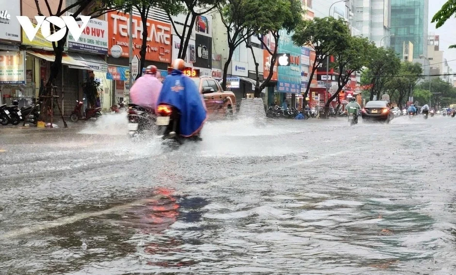 Không khí lạnh yếu gây mưa dông, nhiều nơi đề phòng lốc sét và mưa đá Không khí lạnh yếu gây mưa dông, nhiều nơi đề phòng lốc sét và mưa đá