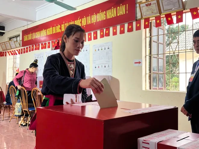 Không khí ngày hội bầu cử rộn ràng ở Làng Văn hóa các dân tộc Việt Nam Không khí ngày hội bầu cử rộn ràng ở Làng Văn hóa các dân tộc Việt Nam