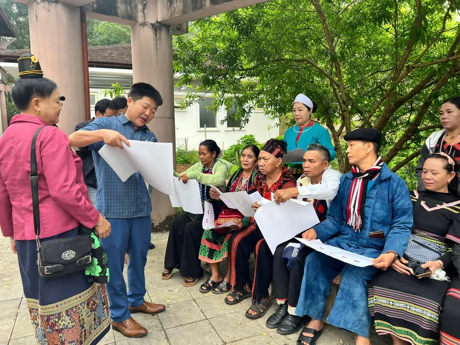 Không khí ngày hội bầu cử rộn ràng ở Làng Văn hóa các dân tộc Việt Nam Không khí ngày hội bầu cử rộn ràng ở Làng Văn hóa các dân tộc Việt Nam