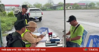 Không nhường đường cho xe ưu tiên, tài xế xe khách bị xử phạt, trừ 4 điểm GPLX