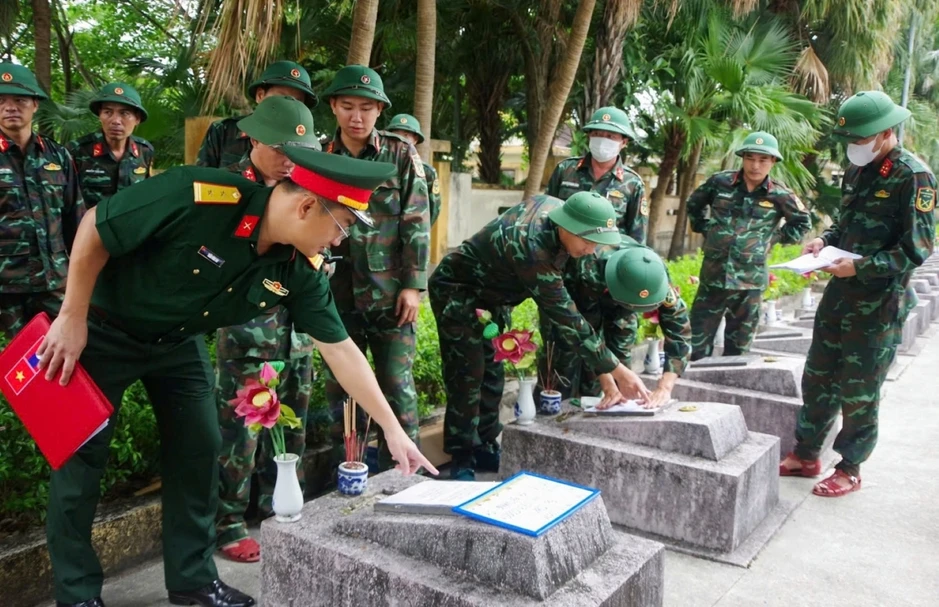 Không quản ngày đêm lấy mẫu ADN tìm lại danh tính hơn 22.000 liệt sĩ tại Quảng Trị