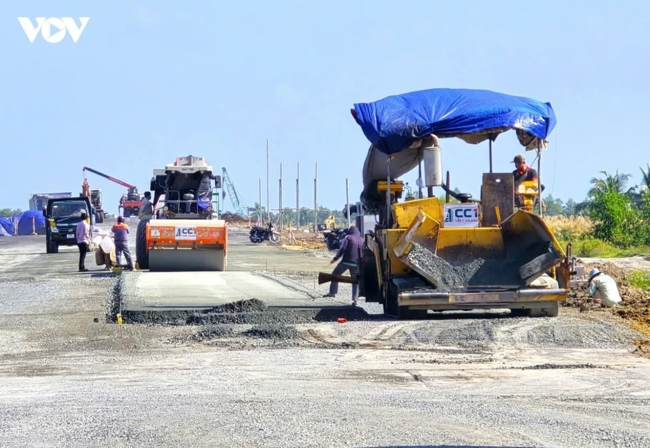 Kiểm điểm, chấn chỉnh tiến độ chậm trễ Dự án cao tốc Cần Thơ - Cà Mau Kiểm điểm, chấn chỉnh tiến độ chậm trễ Dự án cao tốc Cần Thơ - Cà Mau