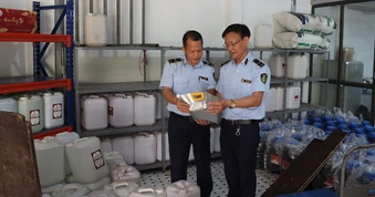 Kiểm tra bất ngờ loạt hộ kinh doanh: Xử phạt hàng tỷ đồng, chuyển 1 vụ sang cơ quan điều tra