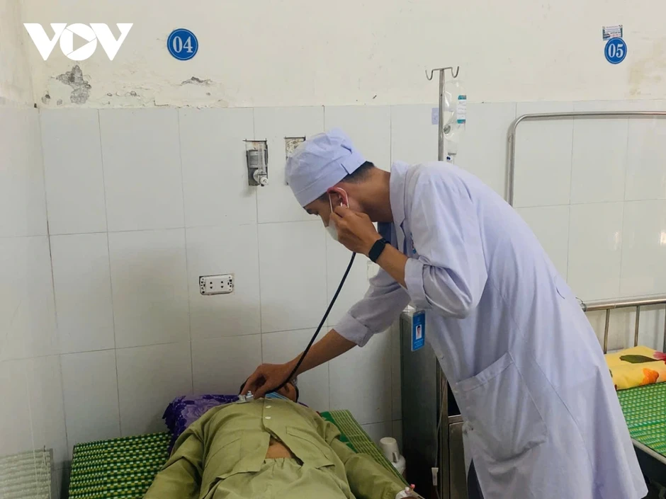 Kiểm tra điểm bán bánh mì trong vụ nghi ngộ độc thực phẩm ở Quảng Ngãi Kiểm tra điểm bán bánh mì trong vụ nghi ngộ độc thực phẩm ở Quảng Ngãi