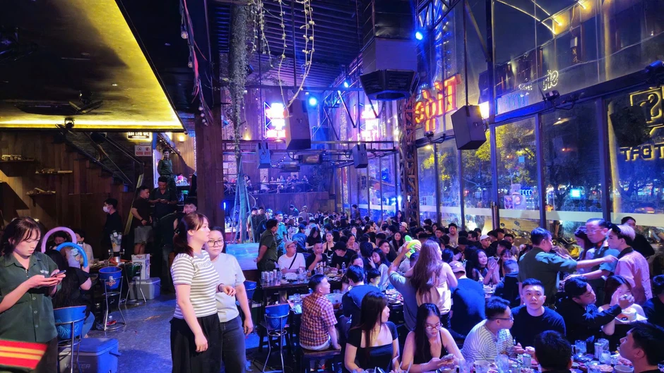 Kiểm tra ma tuý gần 630 người tại quán beer club Đức Duy Food Kiểm tra ma tuý gần 630 người tại quán beer club Đức Duy Food