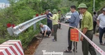 Kiểm tra tuyến đường sạt lở, nguy hiểm rình rập ngay trên khu dân cư