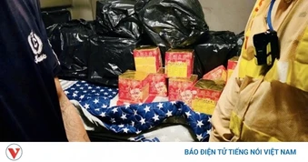 Kiểm tra xe đầu kéo, phát hiện hàng trăm kg pháo nổ trong cabin tại Hải Phòng