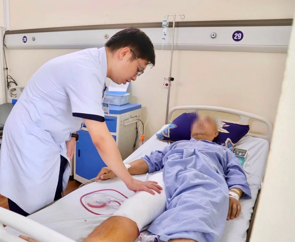 Kiến nghị “kiểm soát giá dịch vụ y tế, thuốc” bảo đảm quyền lợi người bệnh bảo hiểm y tế Kiến nghị “kiểm soát giá dịch vụ y tế, thuốc” bảo đảm quyền lợi người bệnh bảo hiểm y tế