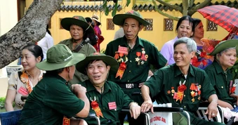 Kiến nghị trợ cấp hằng tháng cho người tham gia kháng chiến, người trong Quân đội có dưới 15 năm công tác, đã được trợ cấp một lần