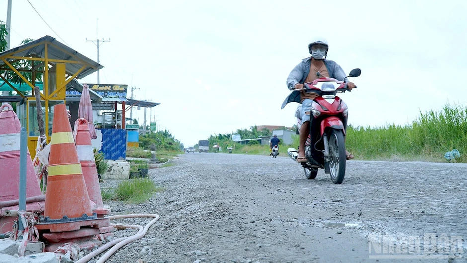 Kiên quyết xử lý tình trạng thi công ì ạch trên Quốc lộ 1A đoạn qua tỉnh Cà Mau Kiên quyết xử lý tình trạng thi công ì ạch trên Quốc lộ 1A đoạn qua tỉnh Cà Mau