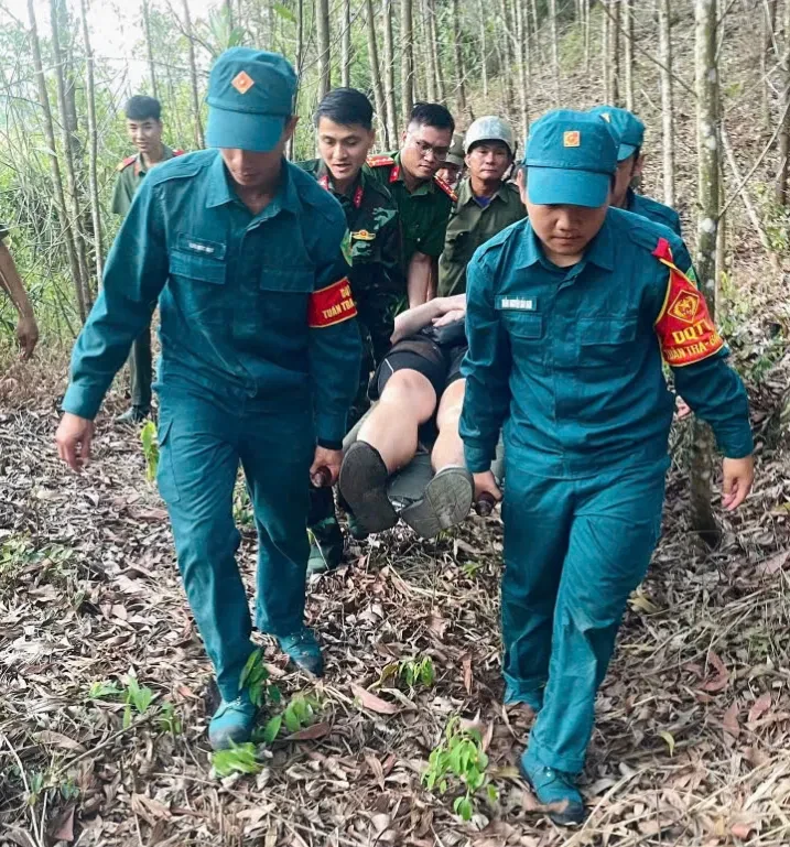Kịp thời cứu du khách nước ngoài gặp nạn giữa núi hiểm trở