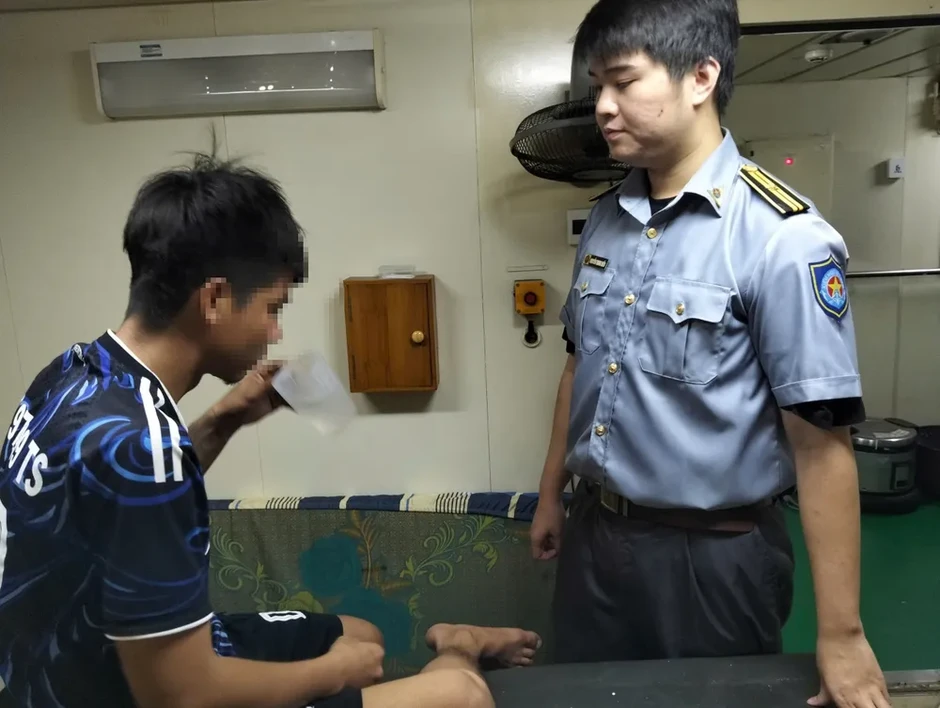 Kịp thời cứu ngư dân gặp nạn trên biển Kịp thời cứu ngư dân gặp nạn trên biển