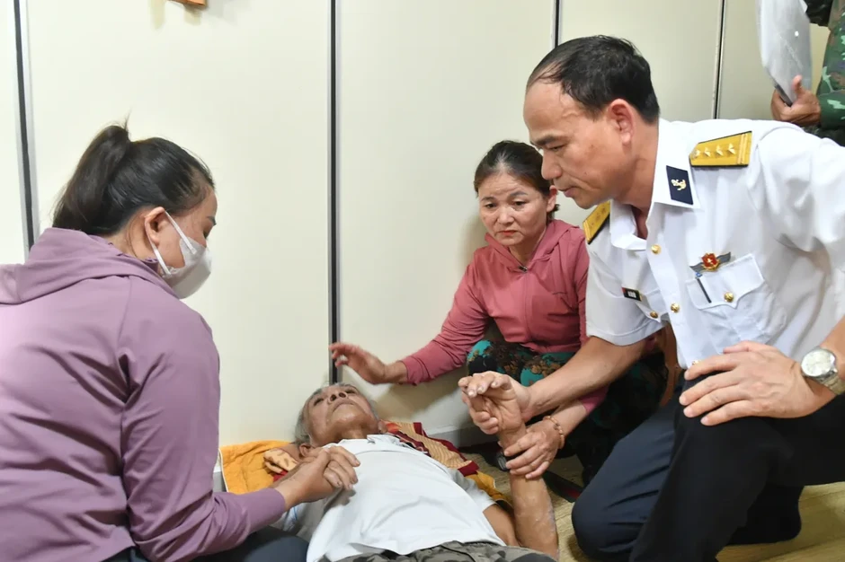 Kịp thời cứu sống ngư dân bị xuất huyết não tại Trường Sa