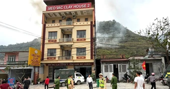 Kịp thời di chuyển 400 khách du lịch ra khỏi khách sạn bị cháy
