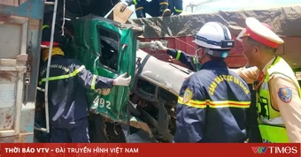Kịp thời giải cứu tài xế mắc kẹt trong cabin sau tai nạn ở Đà Nẵng