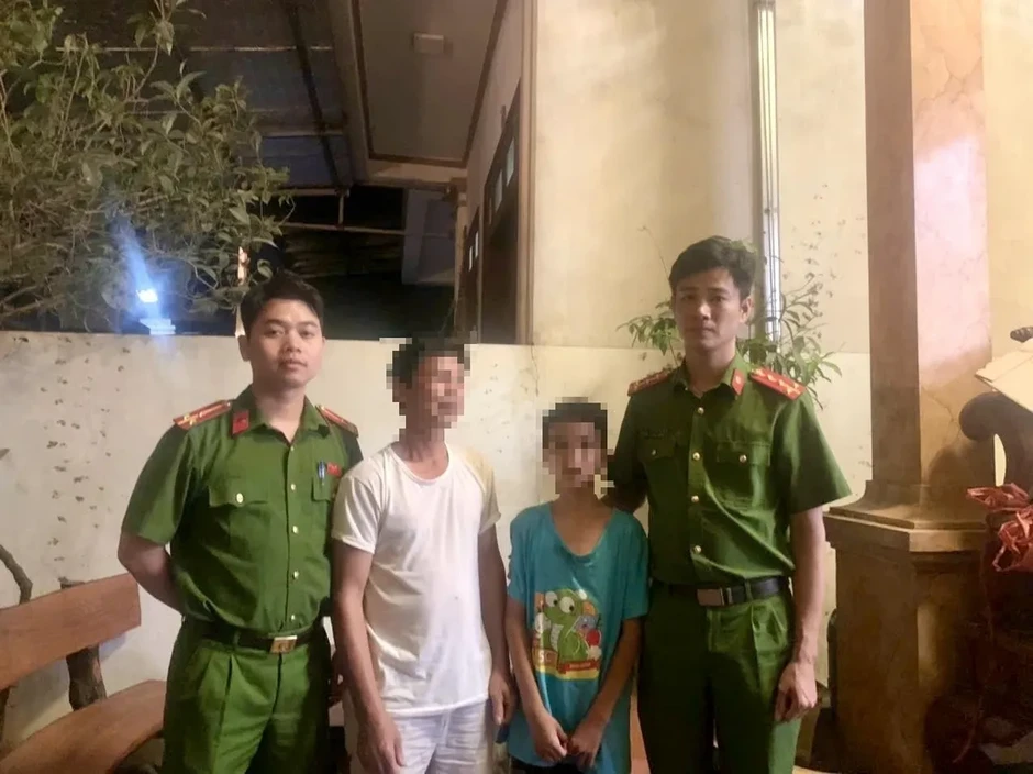 Kịp thời giúp bé 5 tuổi đi lạc đoàn tụ gia đình Kịp thời giúp bé 5 tuổi đi lạc đoàn tụ gia đình