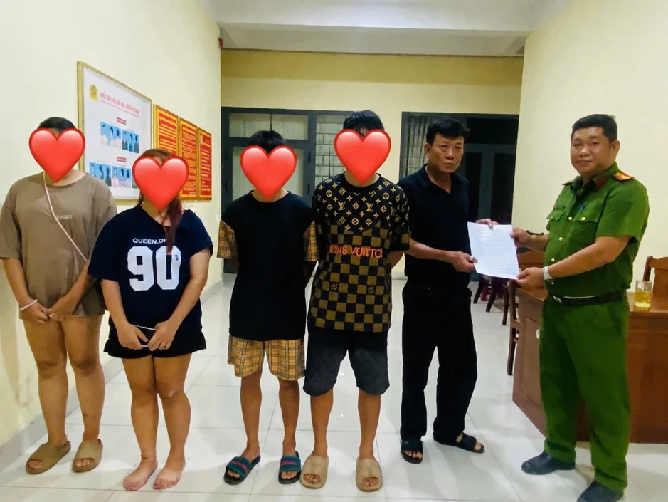 Kịp thời hỗ trợ 4 thiếu niên ngoại tỉnh trở về nhà an toàn