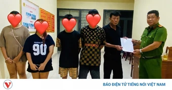 Kịp thời hỗ trợ 4 thiếu niên ngoại tỉnh trở về nhà an toàn