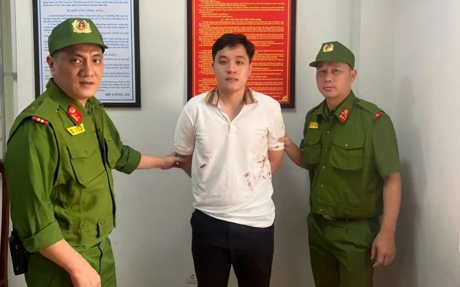 Kịp thời khống chế đối tượng tấn công tài xế xe ghép tại khu đô thị Linh Đàm (Hà Nội) Kịp thời khống chế đối tượng tấn công tài xế xe ghép tại khu đô thị Linh Đàm (Hà Nội)
