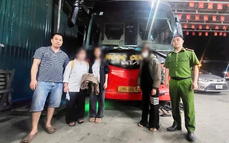 Kịp thời ngăn chặn 4 nữ sinh lớp 8 đi tìm "việc nhẹ lương cao" Kịp thời ngăn chặn 4 nữ sinh lớp 8 đi tìm "việc nhẹ lương cao"