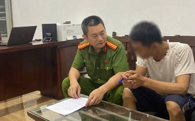 Kịp thời xử lý đối tượng cố thủ, gây rối sau mâu thuẫn gia đình Kịp thời xử lý đối tượng cố thủ, gây rối sau mâu thuẫn gia đình