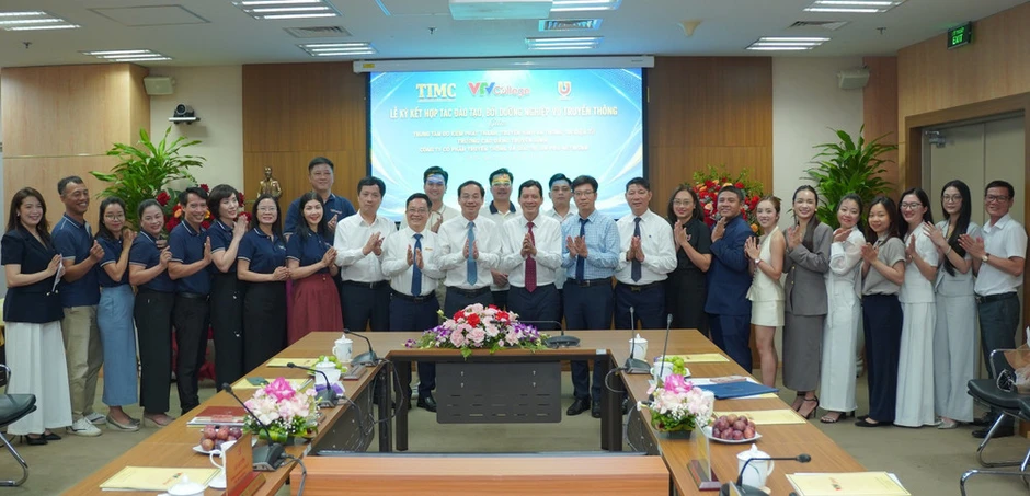 Ký kết hợp tác đào tạo, bồi dưỡng nghiệp vụ trong lĩnh vực truyền thông số Ký kết hợp tác đào tạo, bồi dưỡng nghiệp vụ trong lĩnh vực truyền thông số