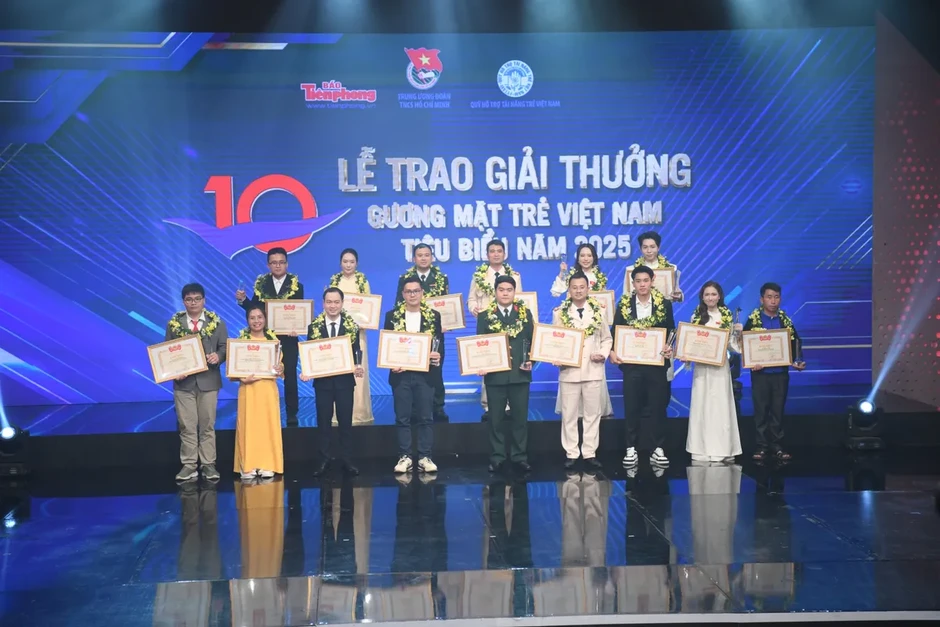Kỷ niệm 95 năm ngày thành lập Đoàn TNCS Hồ Chí Minh Kỷ niệm 95 năm ngày thành lập Đoàn TNCS Hồ Chí Minh