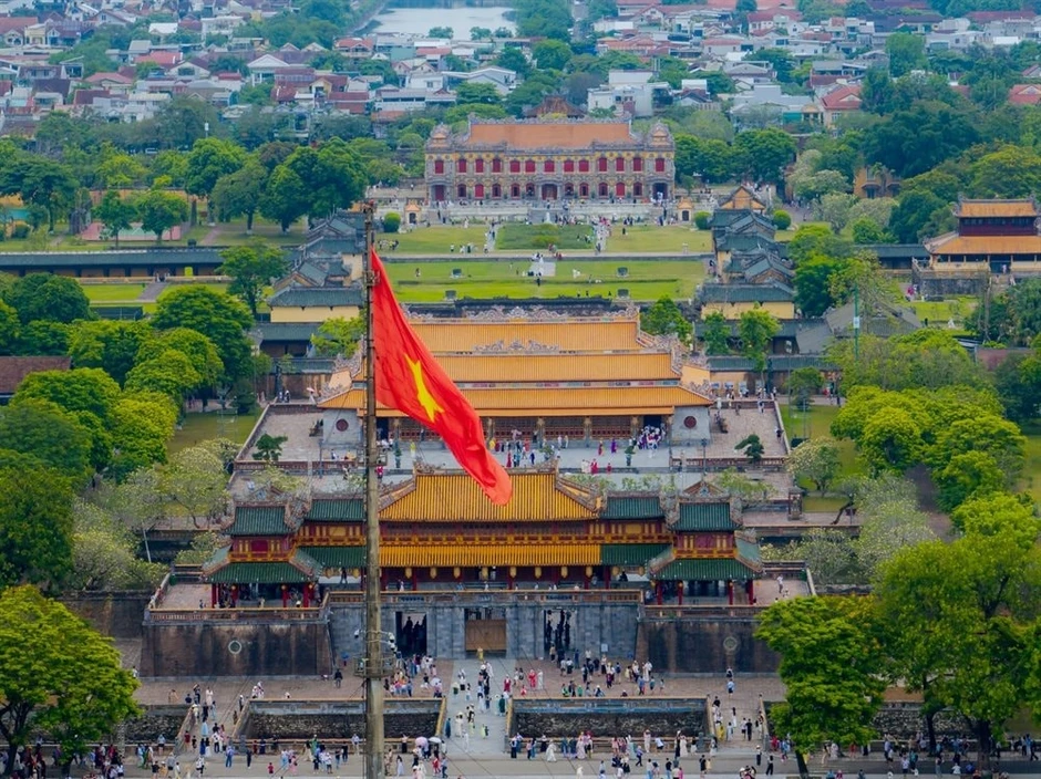 Lá thư viết bằng 3 thứ tiếng của Chủ tịch UBND TP Huế đang gây sốt Lá thư viết bằng 3 thứ tiếng của Chủ tịch UBND TP Huế đang gây sốt
