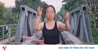 Lắc vòng trên đường ray tàu hỏa, 1 phụ nữ ở Lạng Sơn bị xử phạt