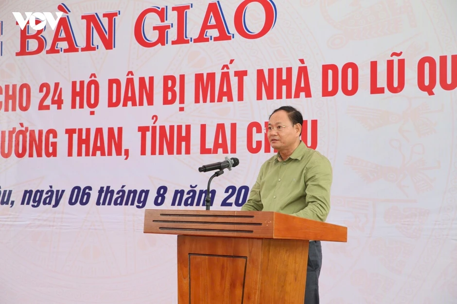 Lai Châu bàn giao 24 căn nhà tái định cư cho người dân vùng lũ Mường Than Lai Châu bàn giao 24 căn nhà tái định cư cho người dân vùng lũ Mường Than