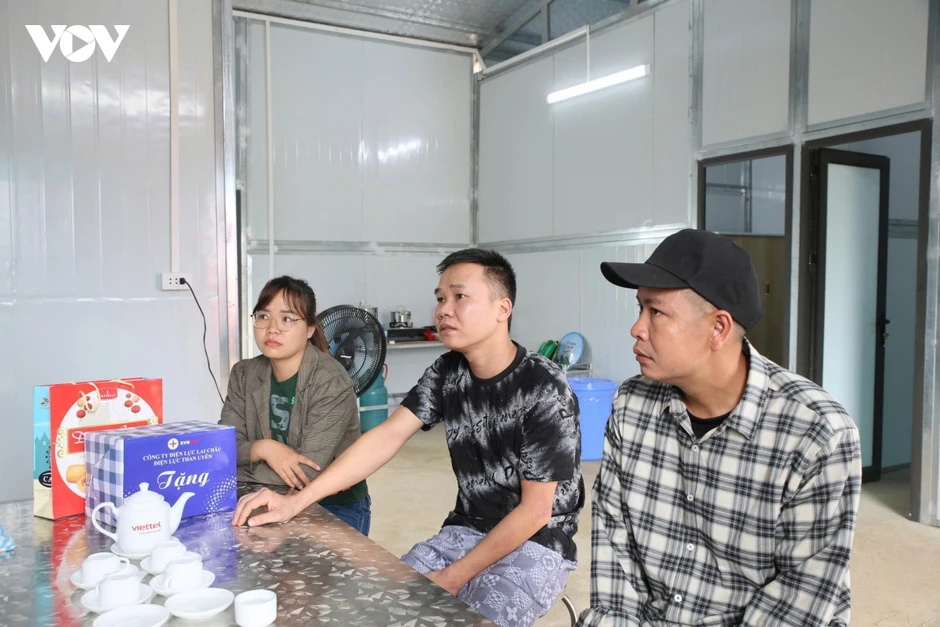 Lai Châu bàn giao 24 căn nhà tái định cư cho người dân vùng lũ Mường Than Lai Châu bàn giao 24 căn nhà tái định cư cho người dân vùng lũ Mường Than