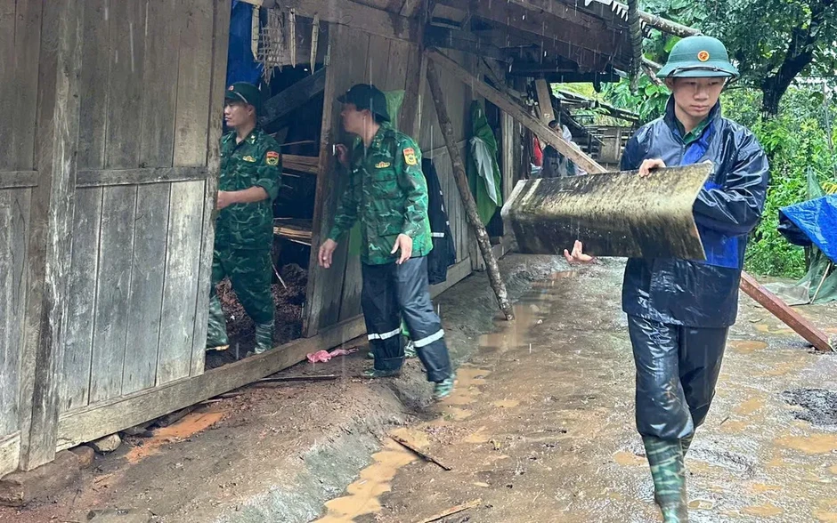 Lai Châu: Bộ đội Biên phòng giúp dân khắc phục hậu quả mưa lớn Lai Châu: Bộ đội Biên phòng giúp dân khắc phục hậu quả mưa lớn