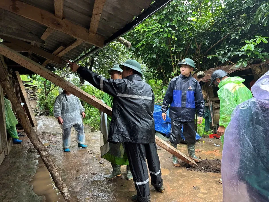 Lai Châu: Bộ đội Biên phòng giúp dân khắc phục hậu quả mưa lớn Lai Châu: Bộ đội Biên phòng giúp dân khắc phục hậu quả mưa lớn