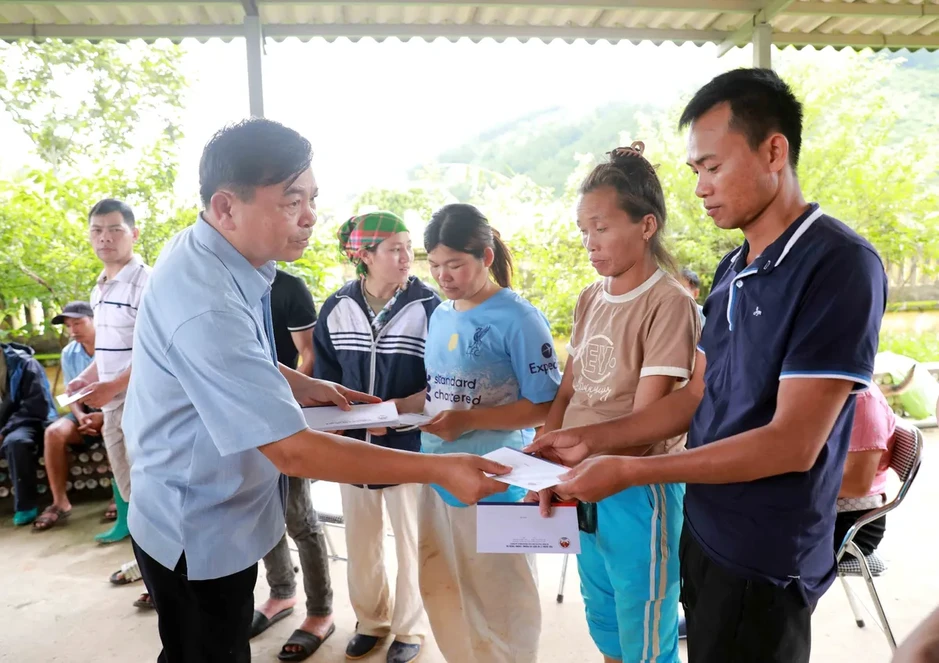 Lai Châu: Khẩn trương hàn gắn vùng lũ, ổn định cuộc sống Nhân dân Lai Châu: Khẩn trương hàn gắn vùng lũ, ổn định cuộc sống Nhân dân