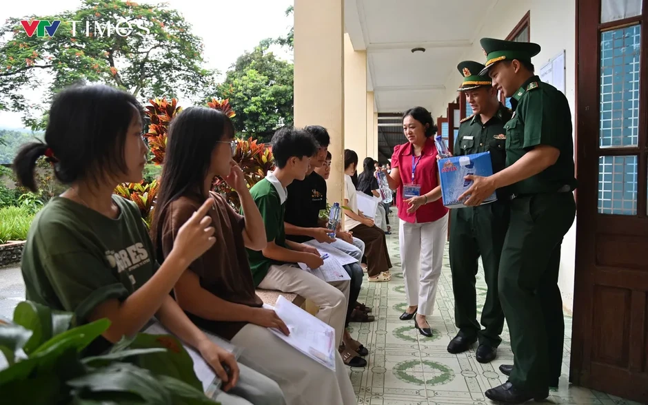Lai Châu: Người lính quân hàm xanh và hành trình tiếp sức sĩ tử vùng biên