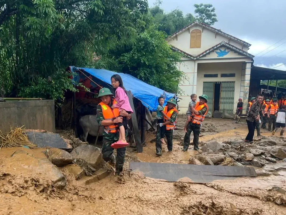 Lai Châu: Những người lính nơi tuyến đầu chống lũ Lai Châu: Những người lính nơi tuyến đầu chống lũ