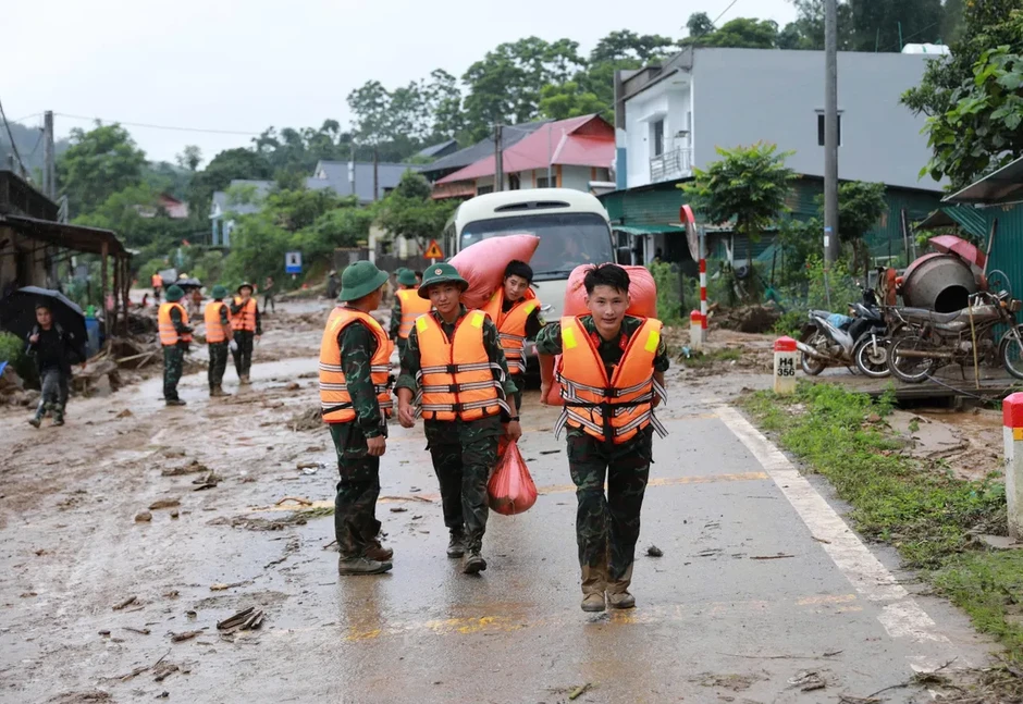 Lai Châu: Những người lính nơi tuyến đầu chống lũ Lai Châu: Những người lính nơi tuyến đầu chống lũ