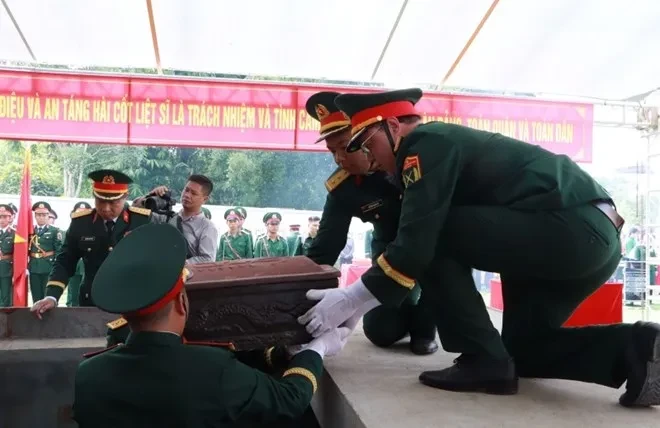 Lai Châu: Truy điệu, an táng 47 hài cốt liệt sĩ hy sinh từ 75 năm trước Lai Châu: Truy điệu, an táng 47 hài cốt liệt sĩ hy sinh từ 75 năm trước